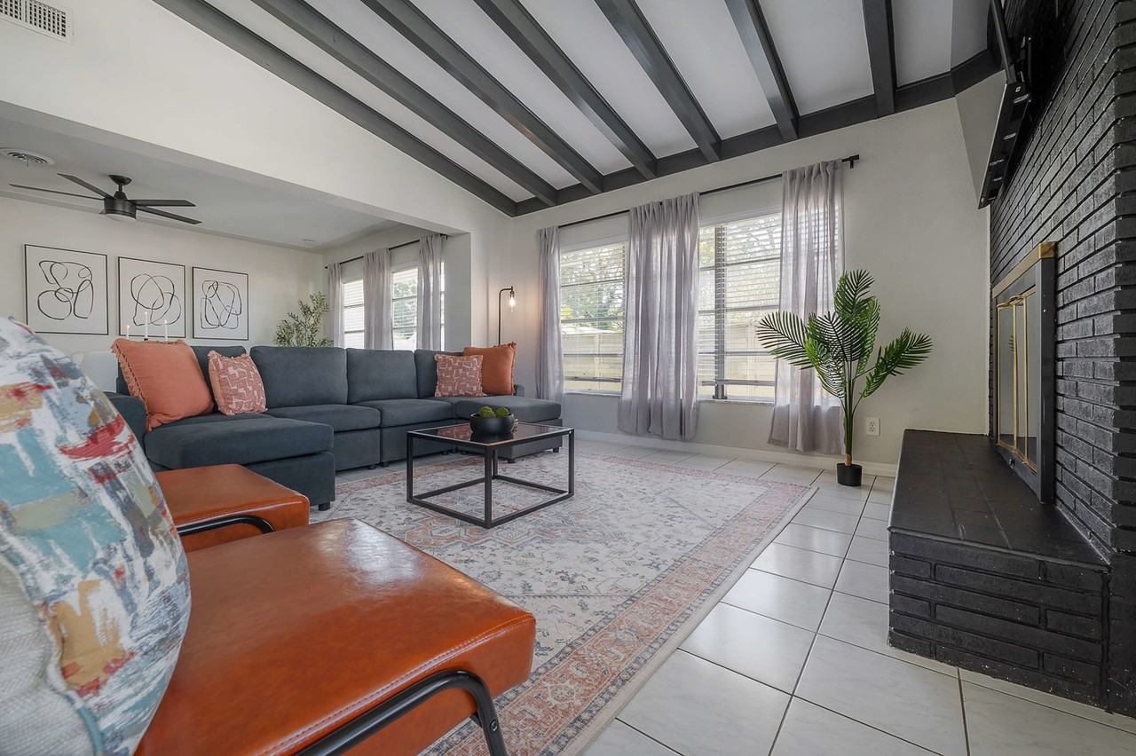 4301 N Albany Ave #1053147P - Photo 3 of 39