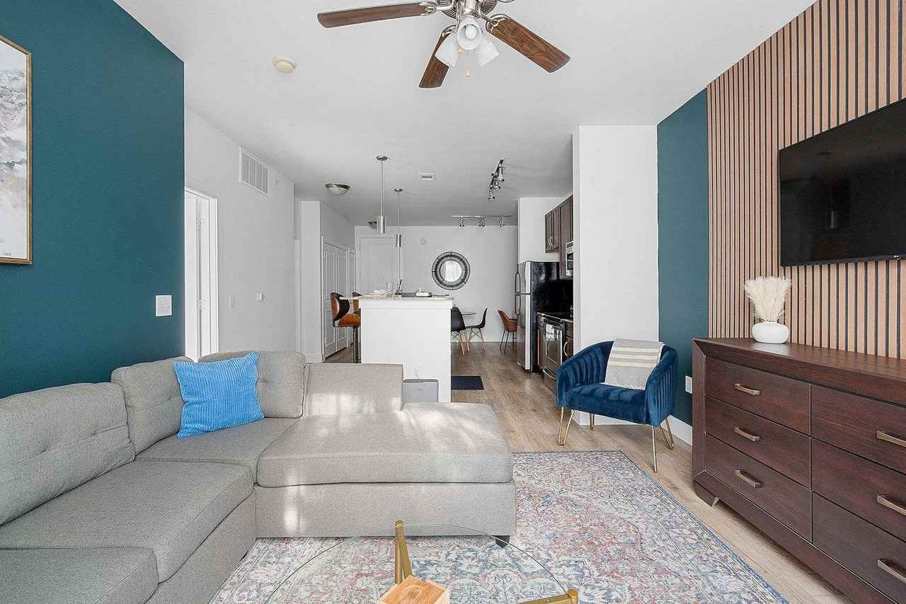 13005 Meandering Way - Photo 2 of 68