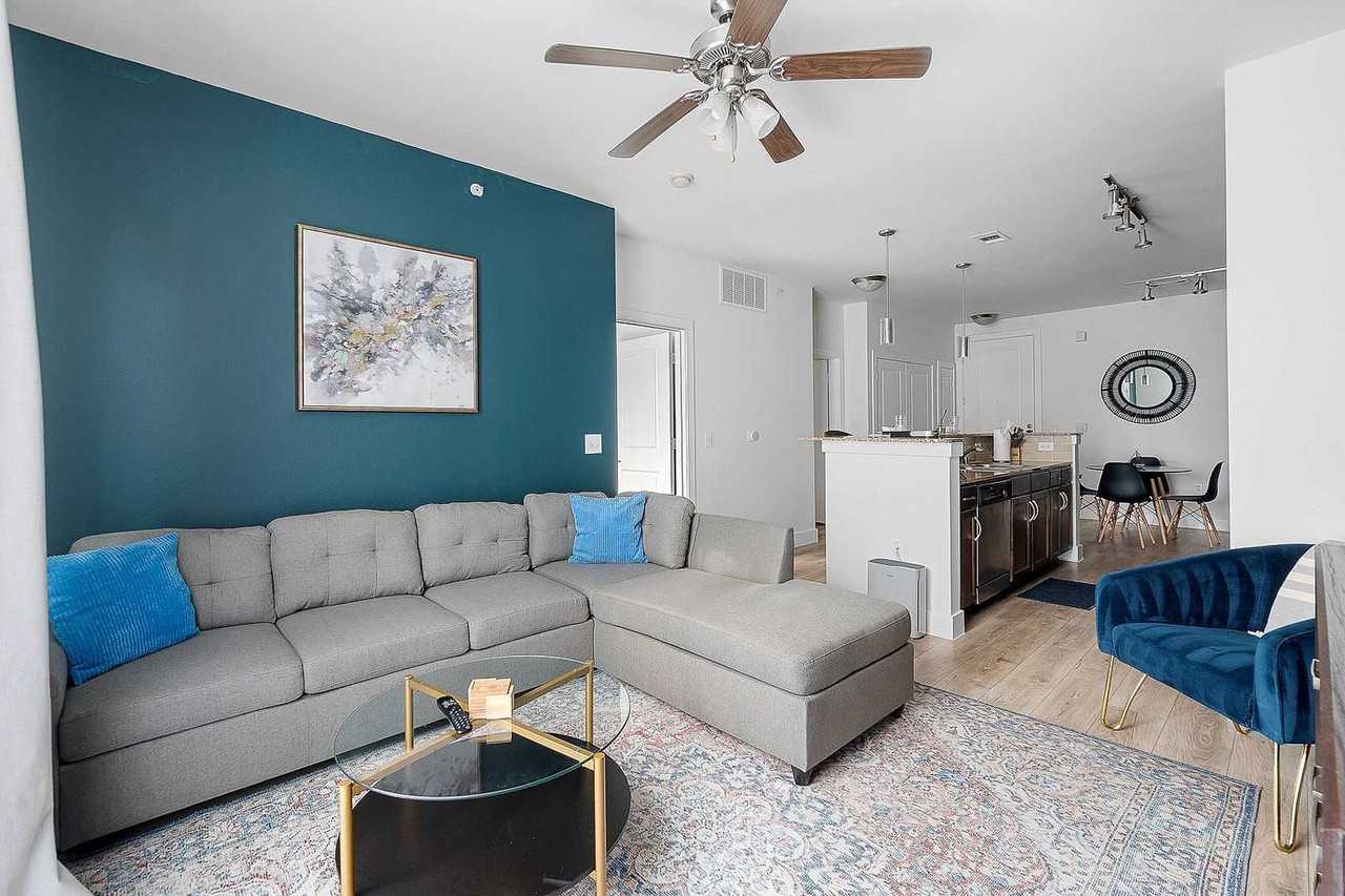 13005 Meandering Way - Photo 3 of 68