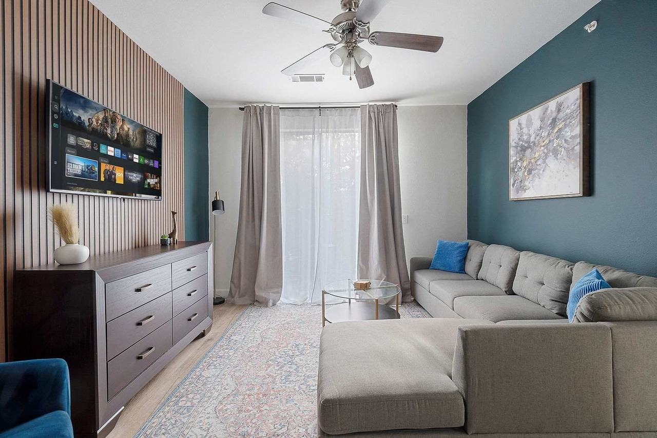 13005 Meandering Way - Photo 4 of 68