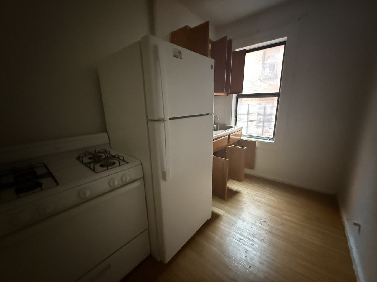 Beach Ave - Photo 3 of 9