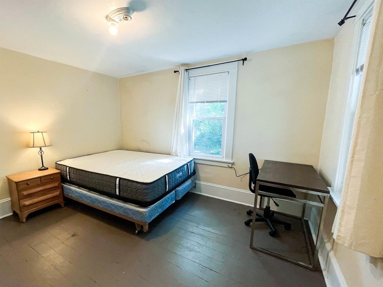 211 Cornell St - Photo 4 of 26