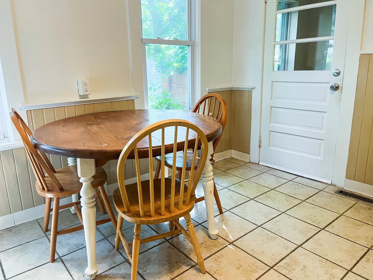 211 Cornell St - Photo 2 of 26