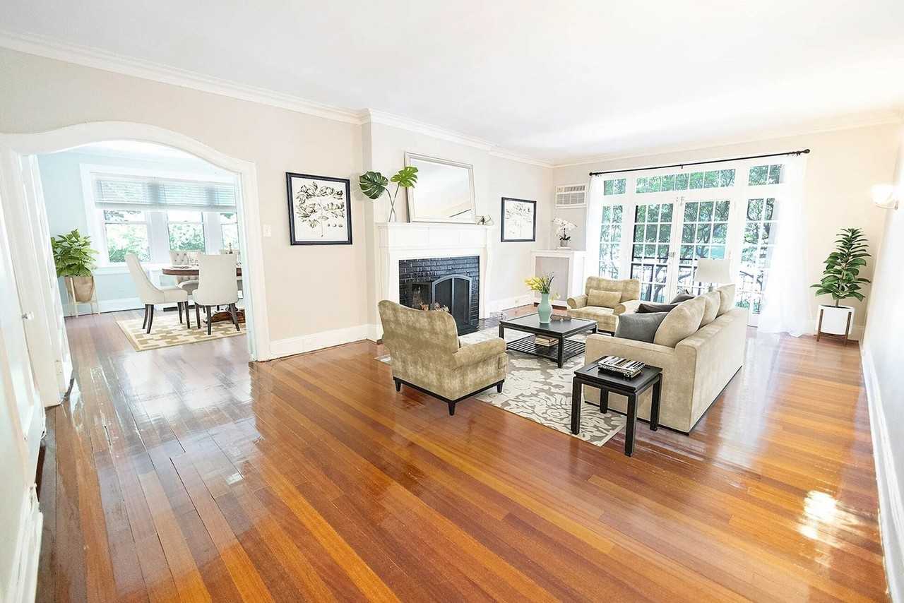 Sevilla Court - Photo 4 of 33