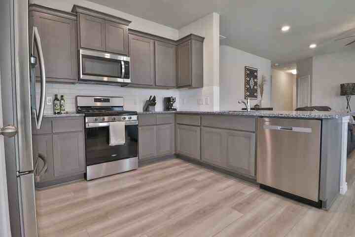 1118 Natchez Dr - Photo 2 of 4