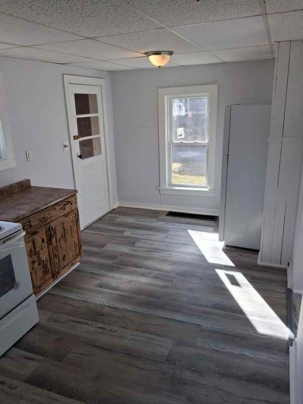 27 Liberty St - Photo 4 of 10