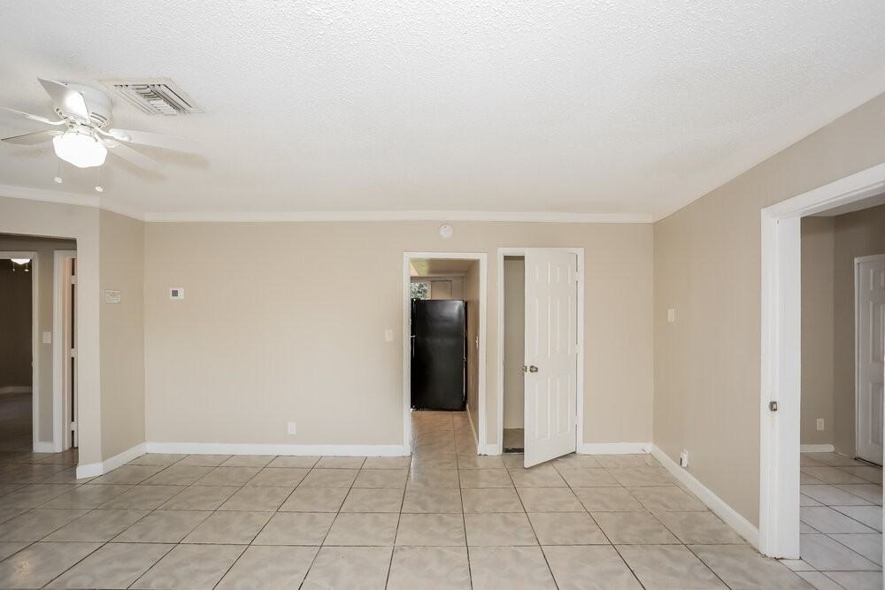 1831 Nw 2nd Ave - Photo 5 of 16