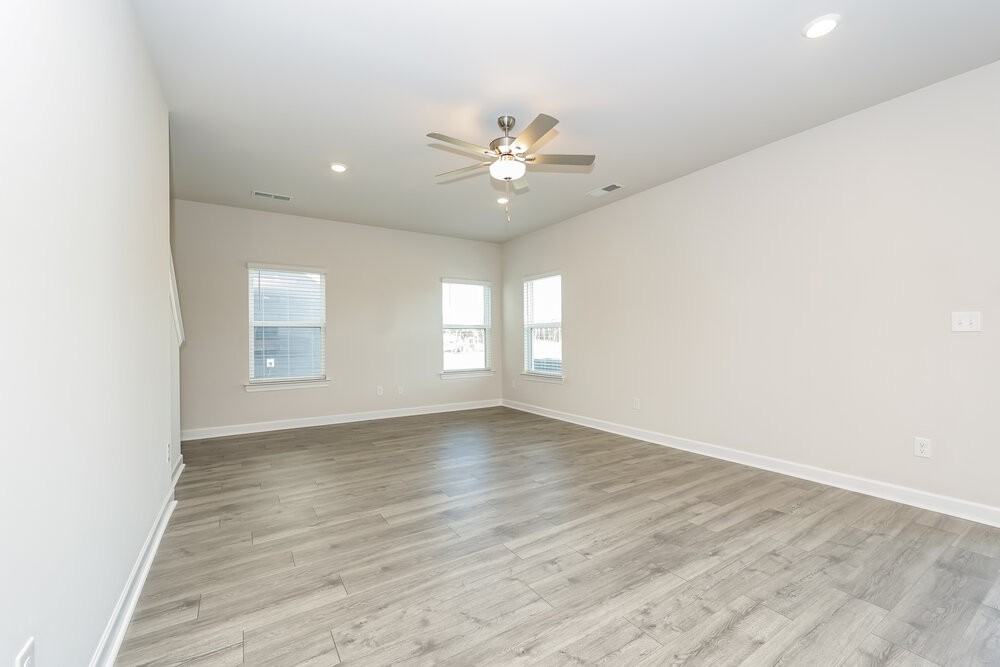 3321 Quintana Dr - Photo 4 of 17