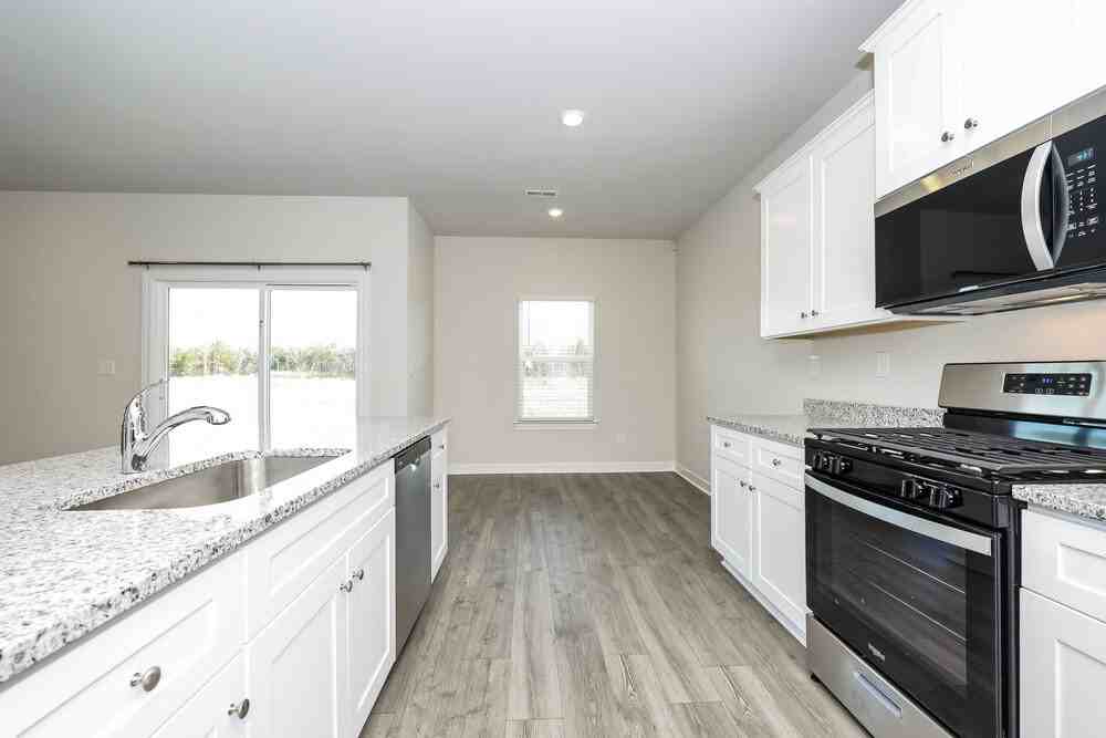 3321 Quintana Dr - Photo 6 of 17