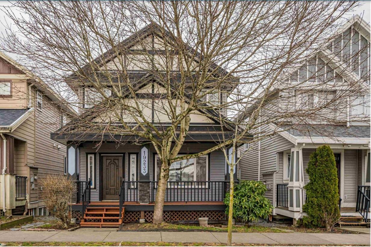 19233 72 Ave - Photo 2 of 50