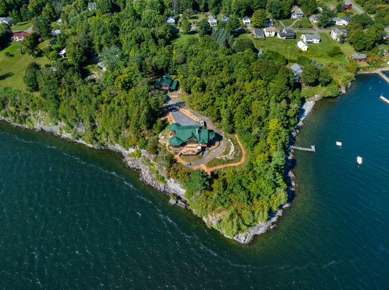 2226 Lakeshore Rd - Photo 4 of 12