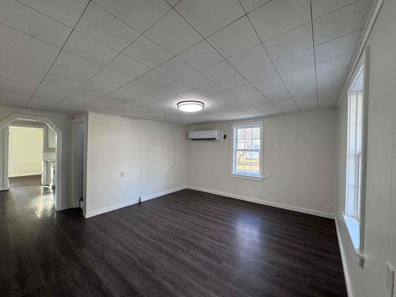 610 Broad St - Photo 3 of 14