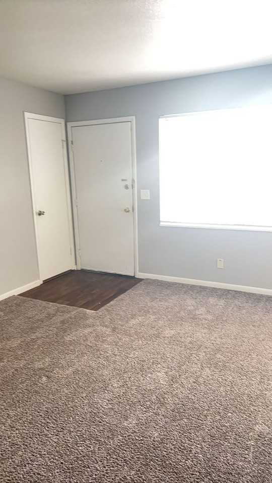 Stratford West Apartments - Photo 3 of 7