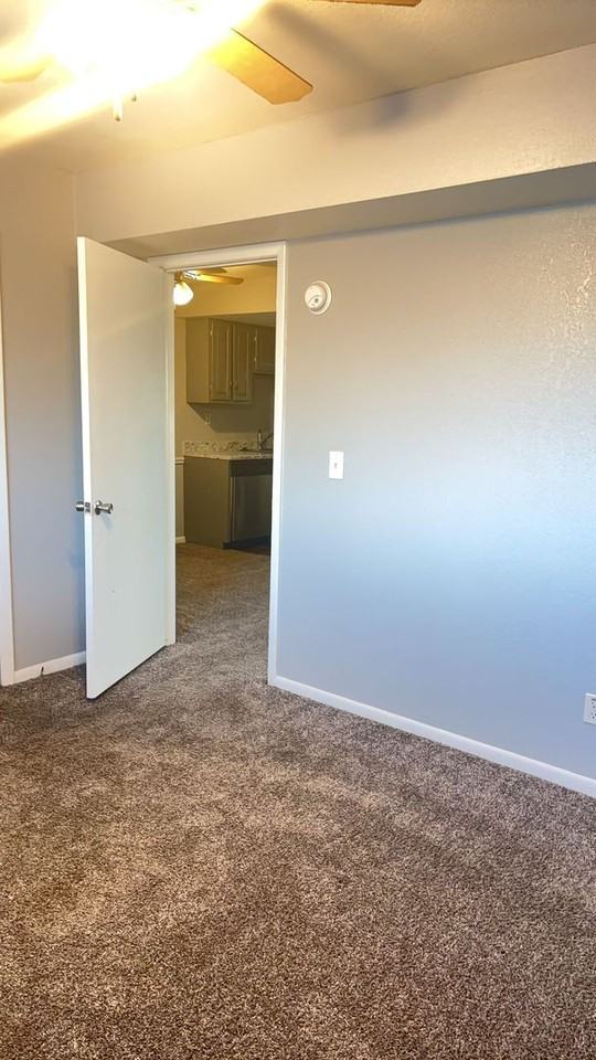 Stratford West Apartments - Photo 6 of 7