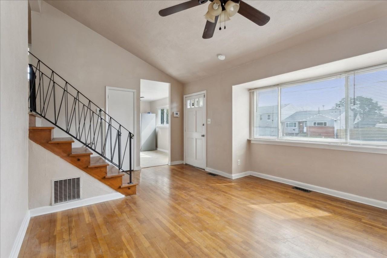 549 Longfellow Ave - Photo 6 of 33