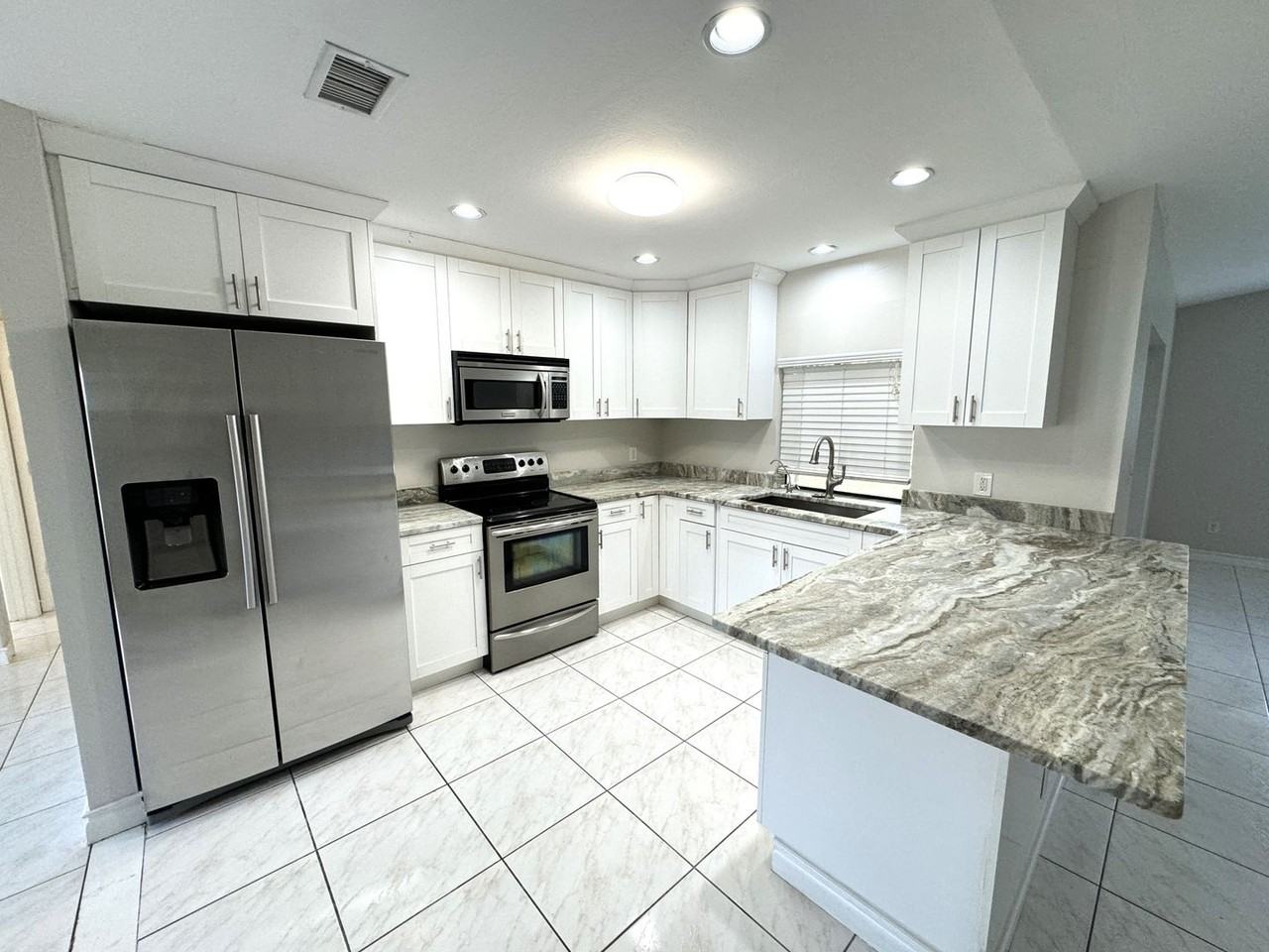 6614 Yarberry Ln - Photo 2 of 27