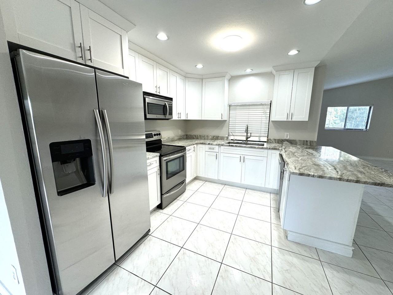 6614 Yarberry Ln - Photo 7 of 27