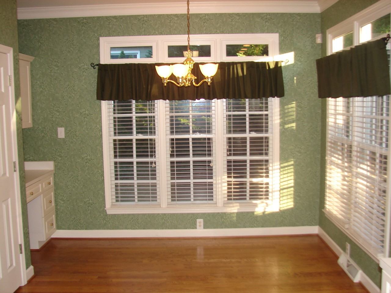 1325 Beckton Ct - Photo 6 of 7