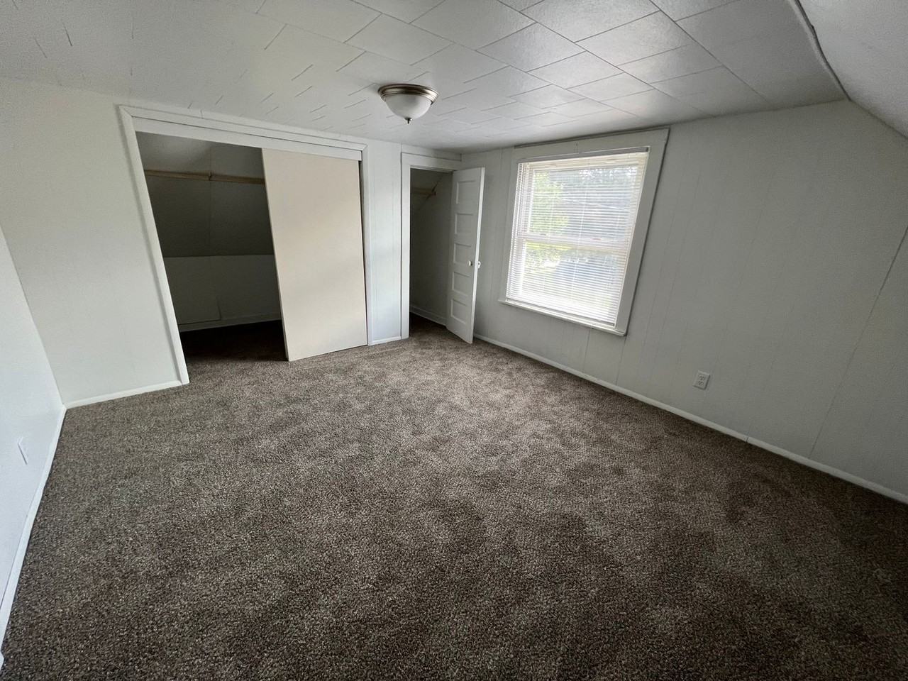 755 Grove St - Photo 2 of 11