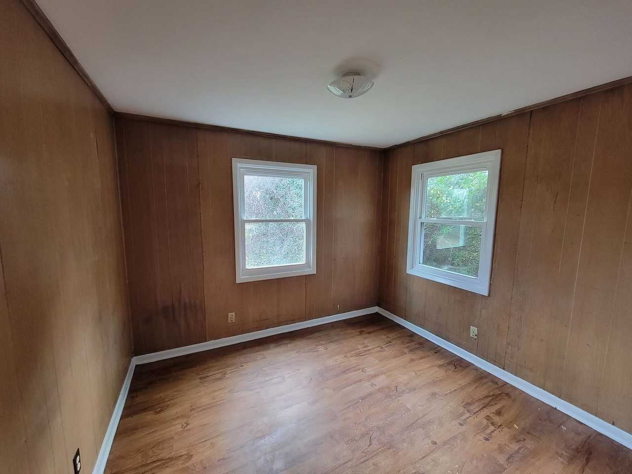 2220 Trade St - Photo 3 of 6