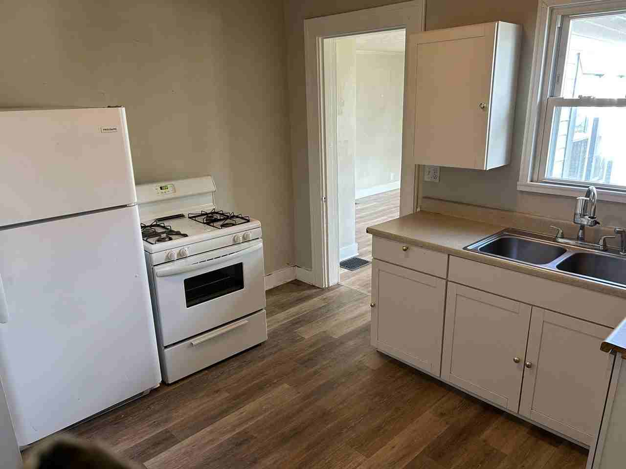 E Mechanic St - Photo 3 of 16