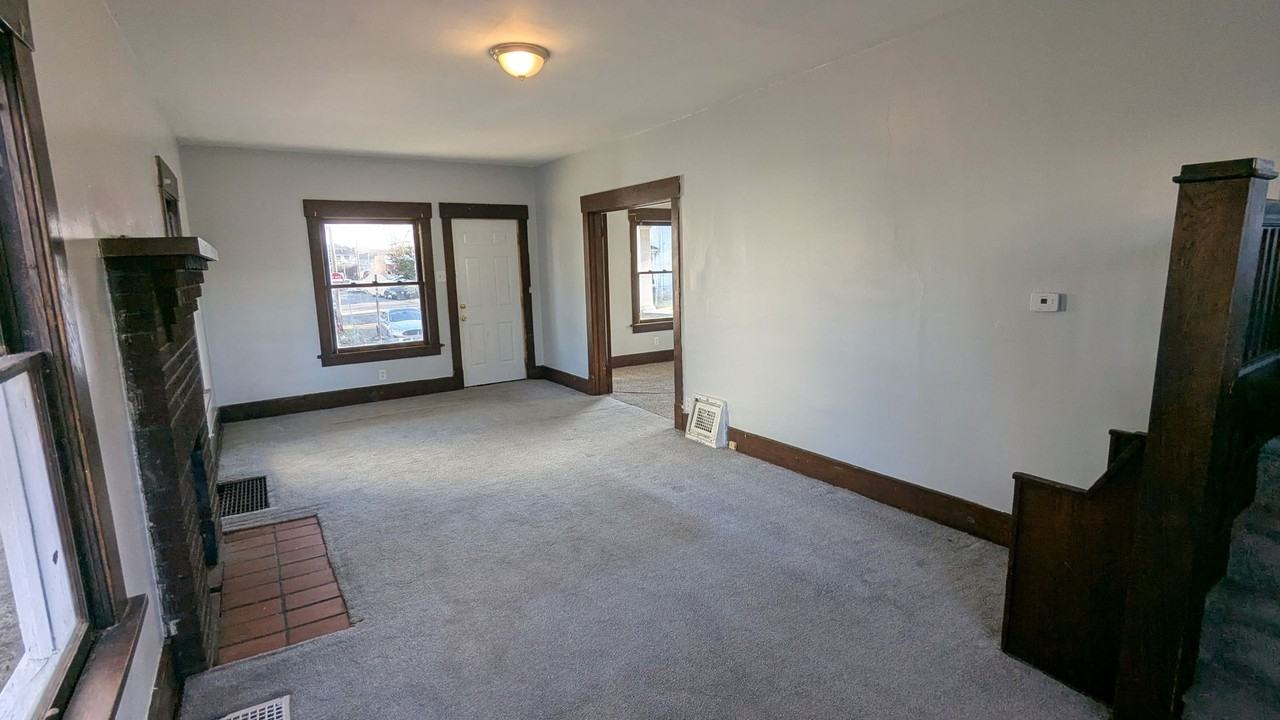 923 Oby Pl Nw - Photo 3 of 23