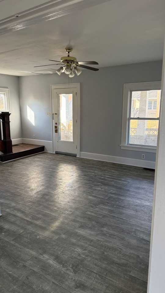 121 Wengler Ave - Photo 2 of 9