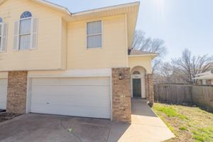 featured image of 971 N Daisy Ln