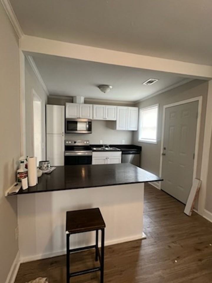 912 Chestnut St - Photo 2 of 11