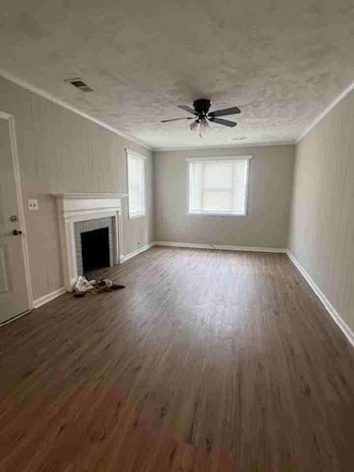 912 Chestnut St - Photo 4 of 11