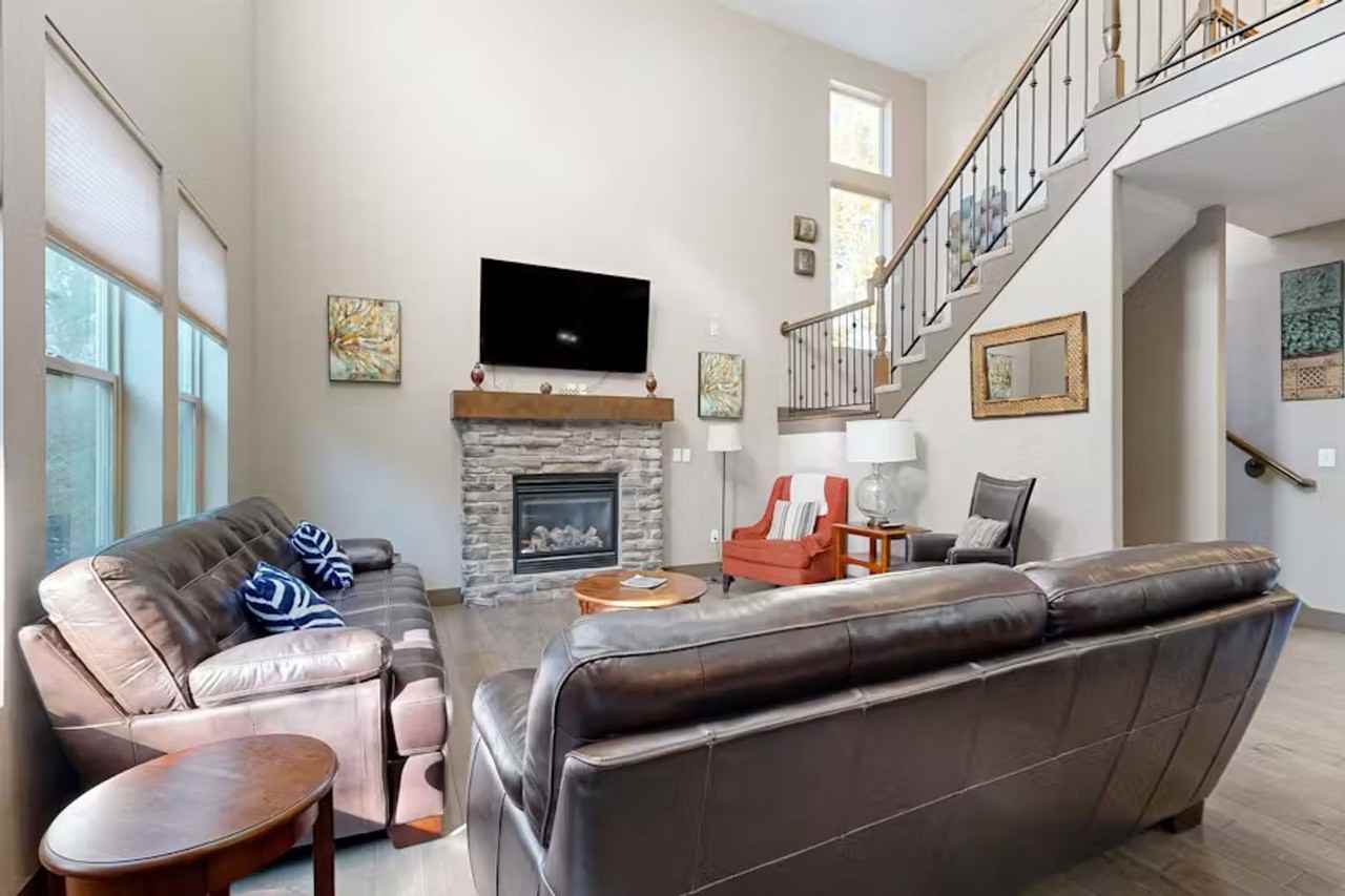 871 Benjamin Pl - Photo 5 of 17