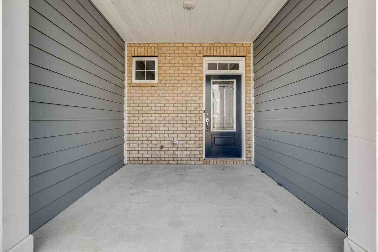 807 Gable Oak Ln - Photo 2 of 40