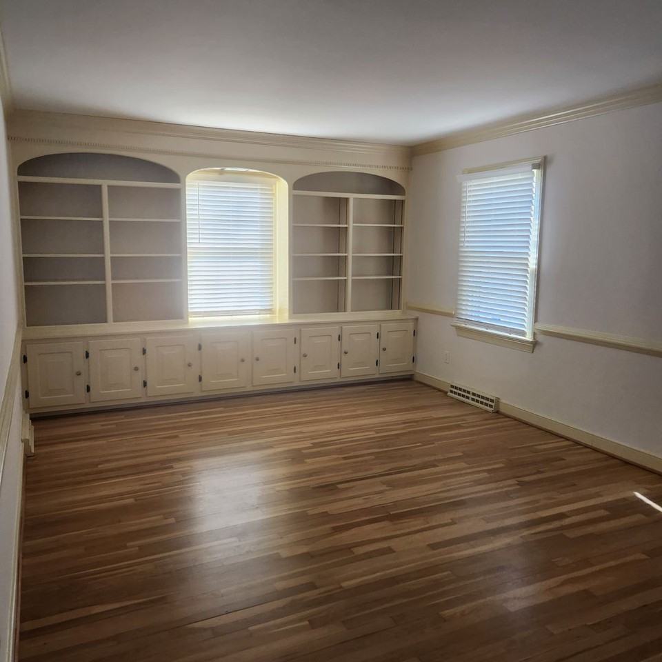 109 Wake Robin Rd - Photo 2 of 18