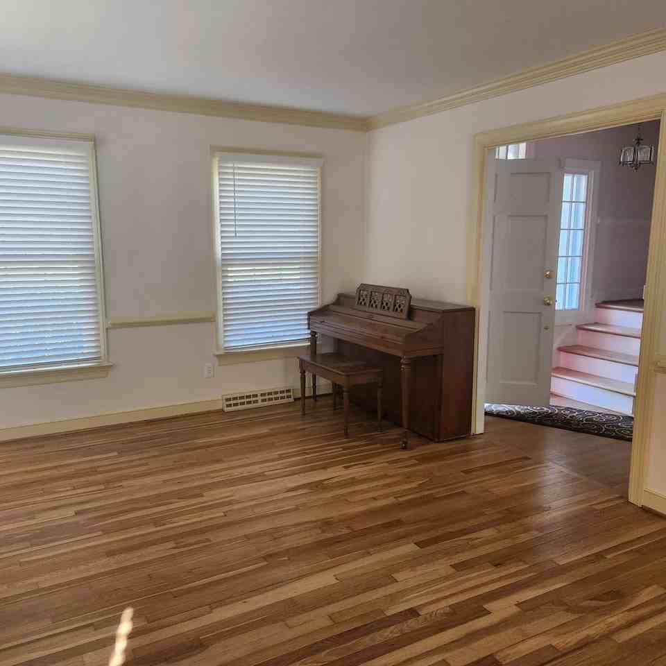 109 Wake Robin Rd - Photo 3 of 18