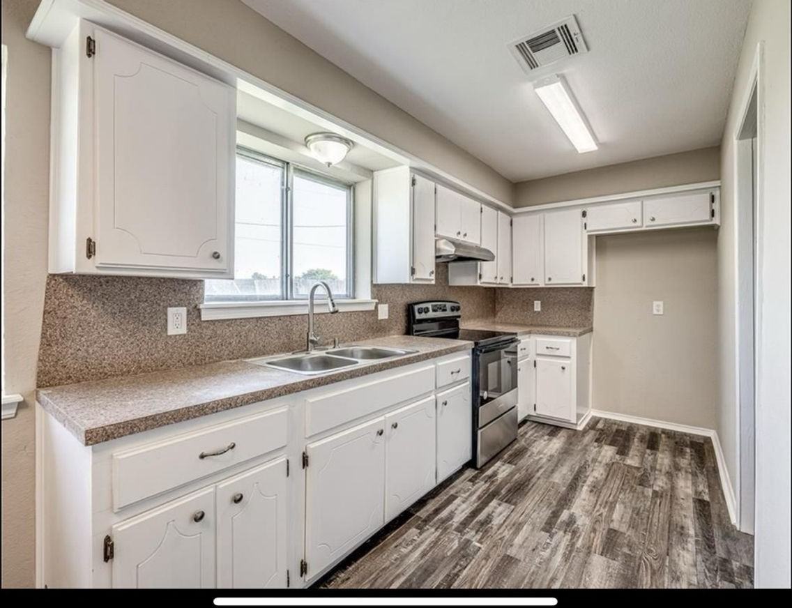 1404 Prospect Dr - Photo 3 of 11