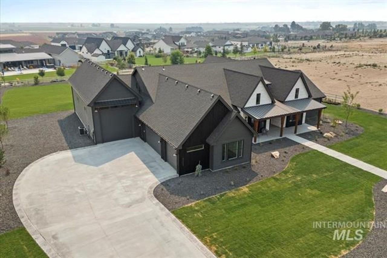 14268 Red River Ave - Photo 2 of 39