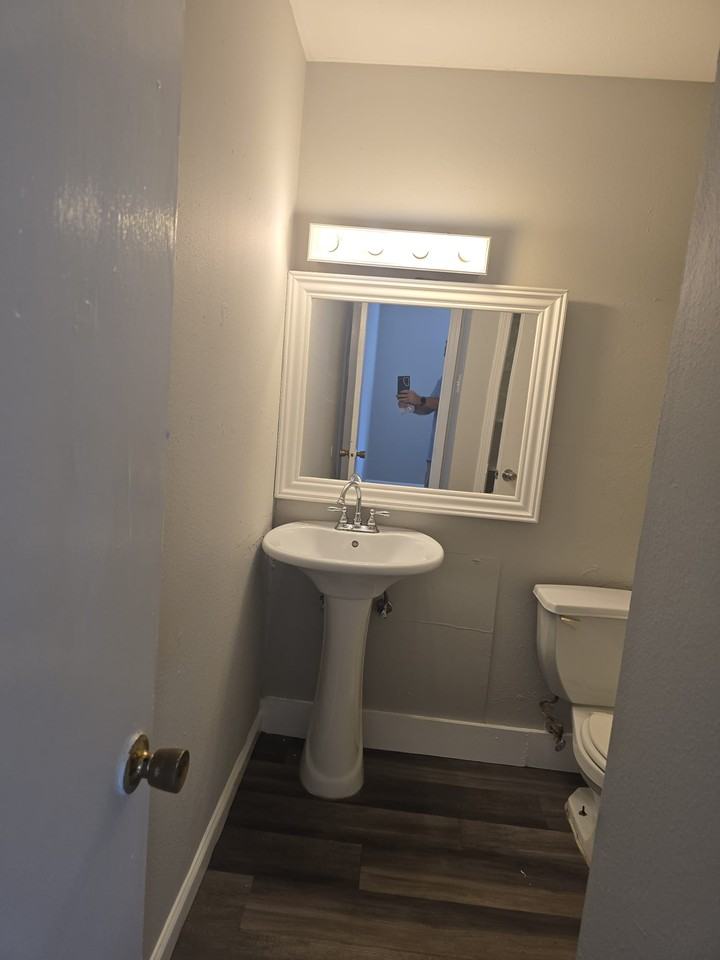 3 Claremont Pl #B - Photo 5 of 5