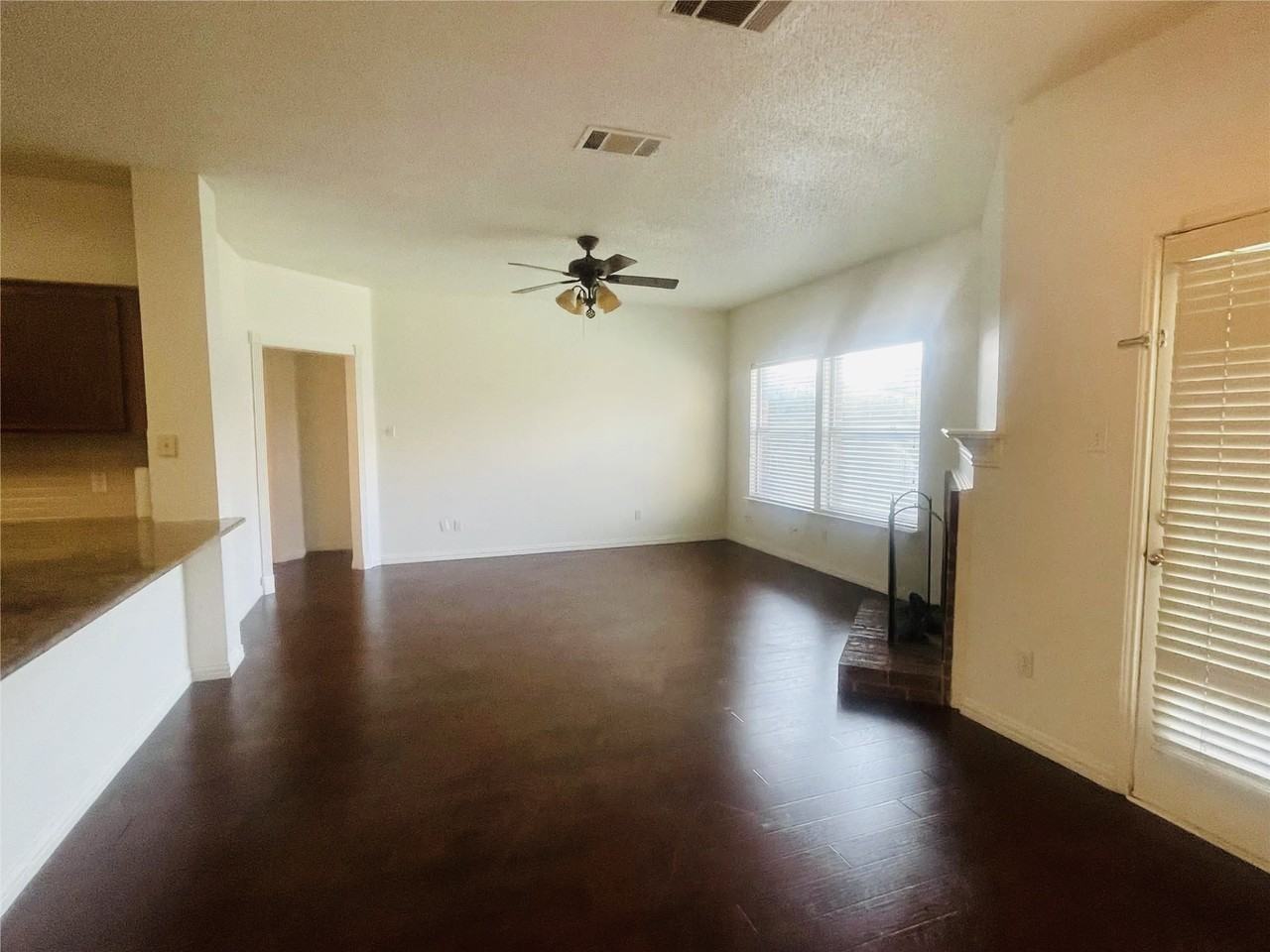 1202 Dorset Ct #NA - Photo 3 of 12