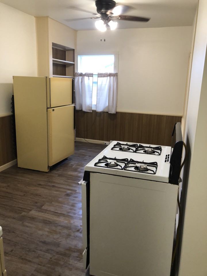 116 W Slippery Rock St - Photo 2 of 10