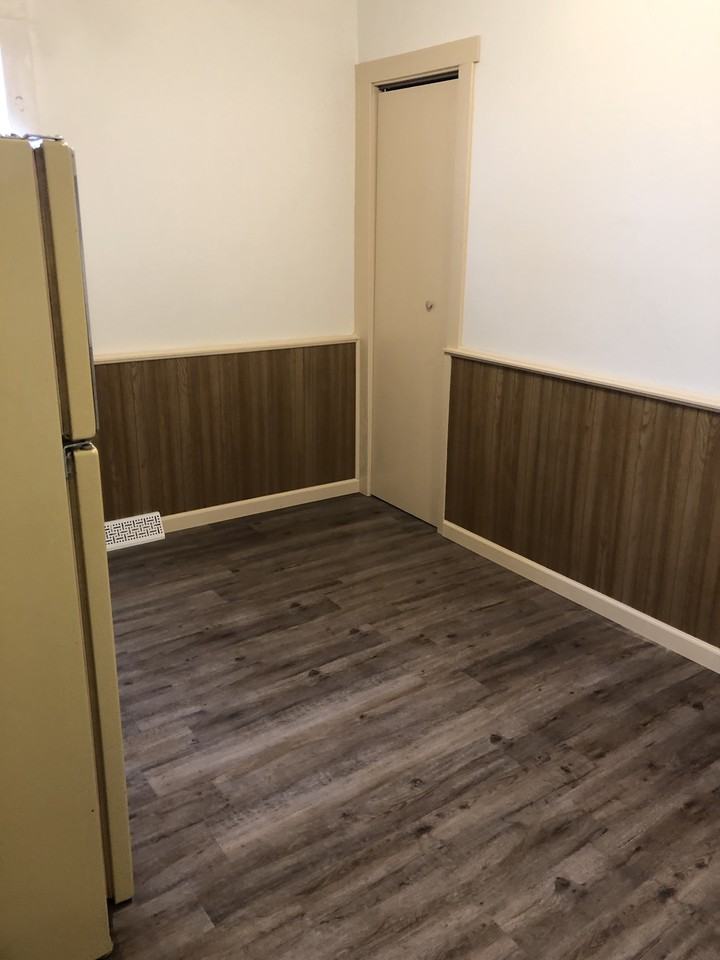 116 W Slippery Rock St - Photo 3 of 10