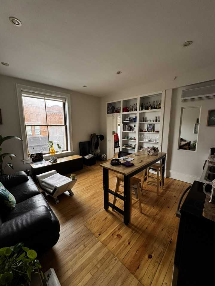 2854 Dundas St W - Photo 5 of 19