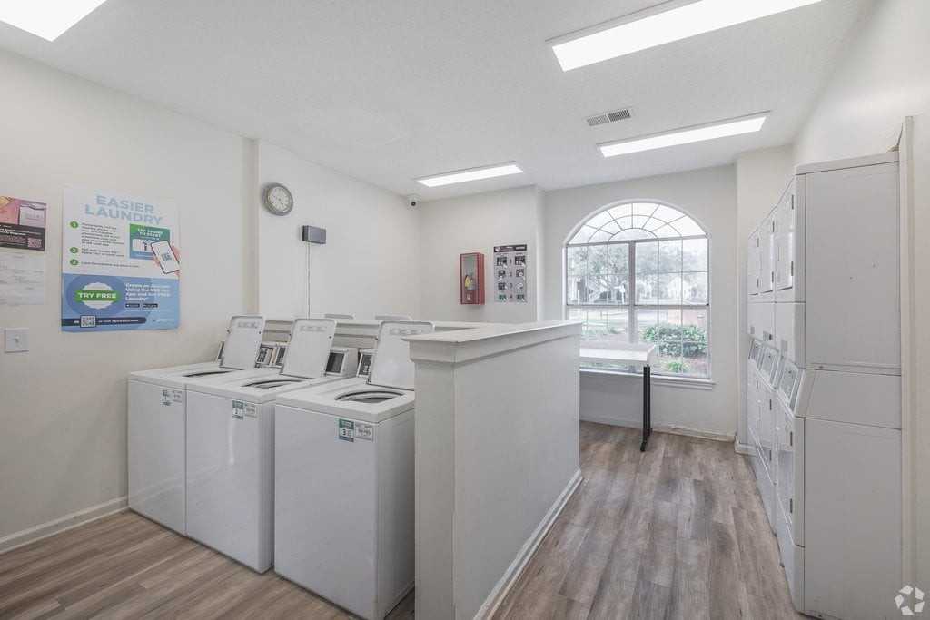 Audubon Park Apartments - Photo 6 of 27