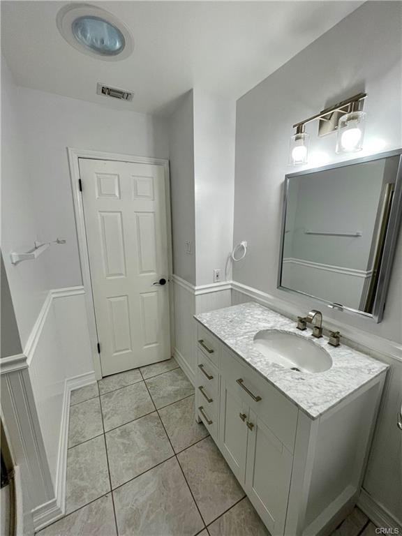 3651 W 147th St - Photo 3 of 8