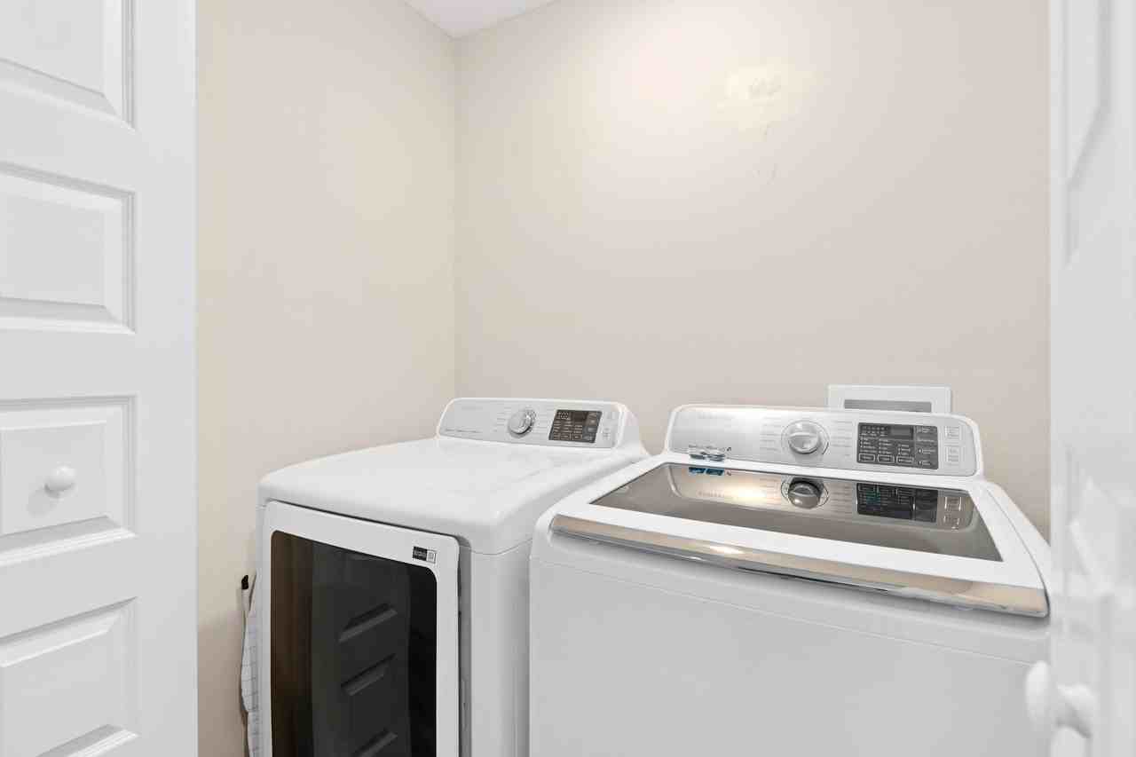 Summer Flowers Pl - Photo 3 of 14