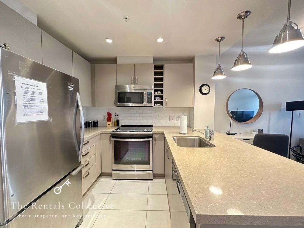 215 West 1st Street #301 - Photo 4 of 12