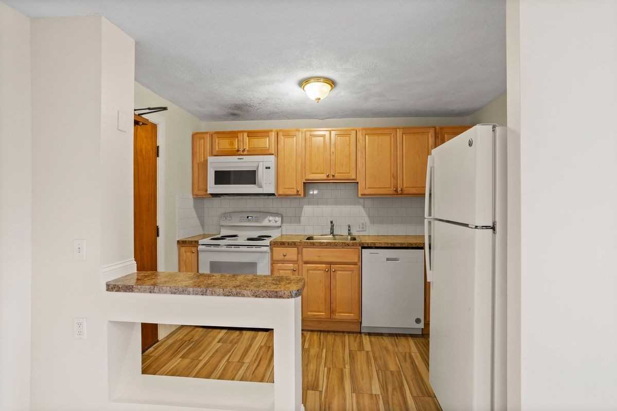 17 Davis Rd ##C9 - Photo 3 of 17