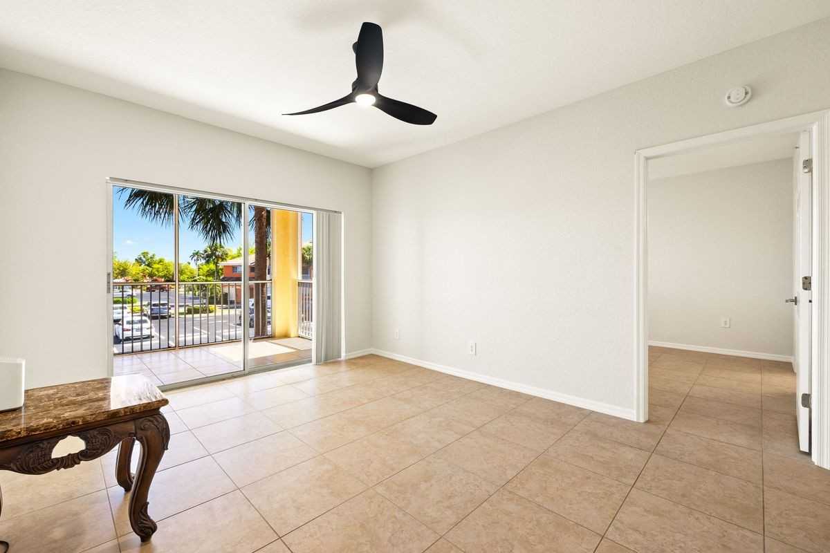 6401 Aragon Way ##204 - Photo 3 of 28