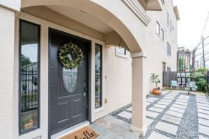 featured image of 5308 Larkin St