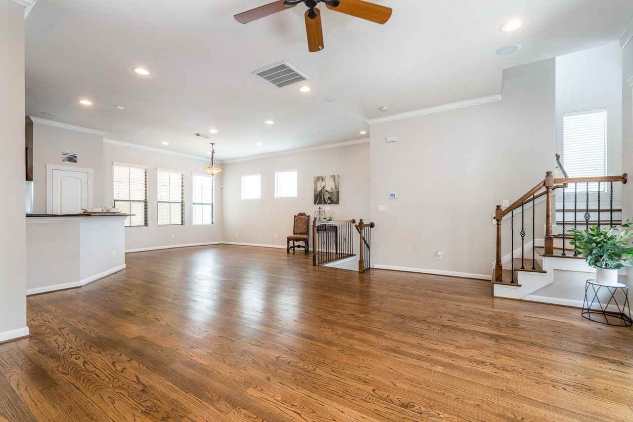 5308 Larkin St - Photo 5 of 25