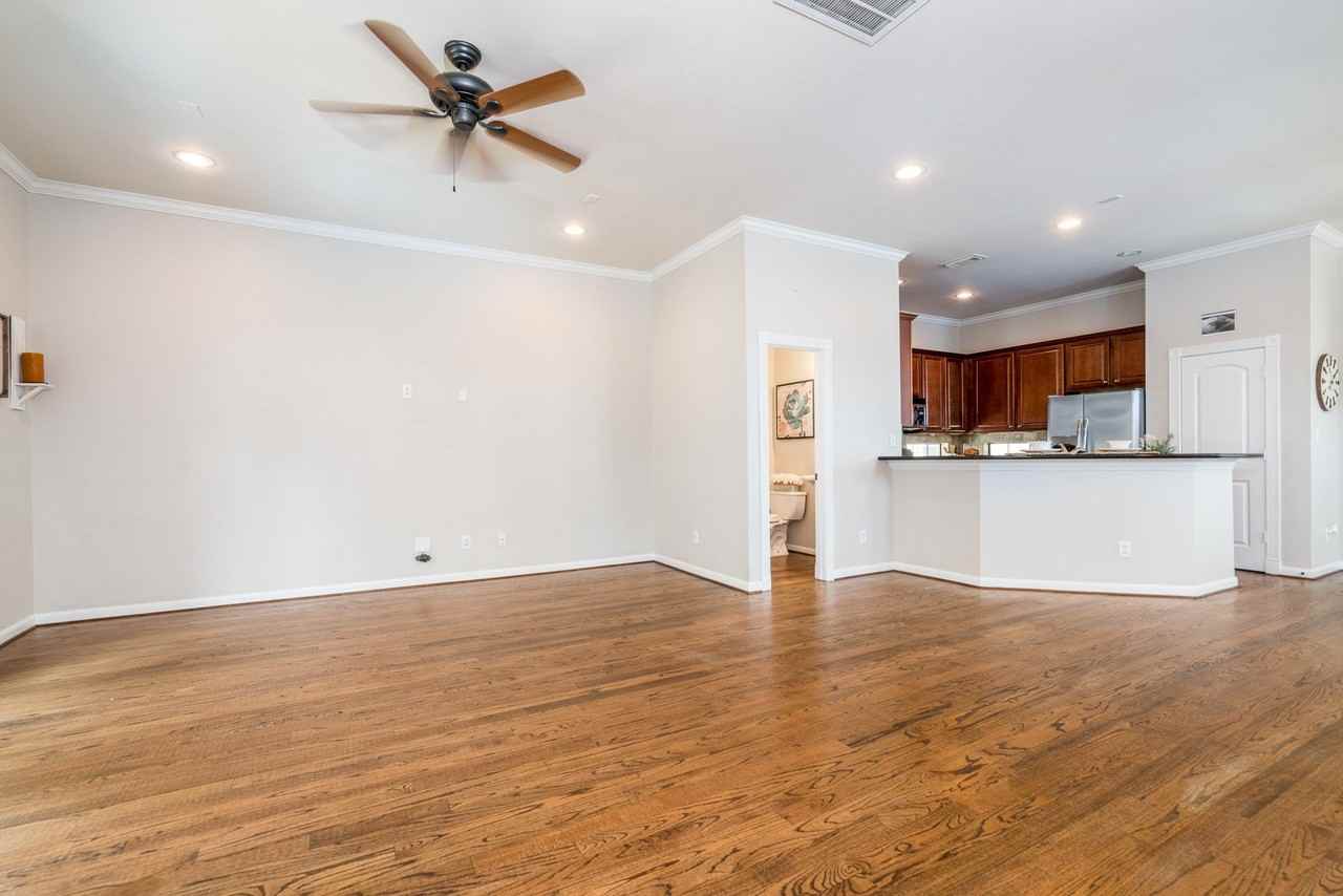 5308 Larkin St - Photo 6 of 25